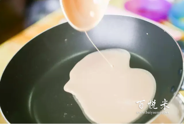 不需要烤箱就可以制作的巧克力千層蛋糕,大人小孩都愛吃